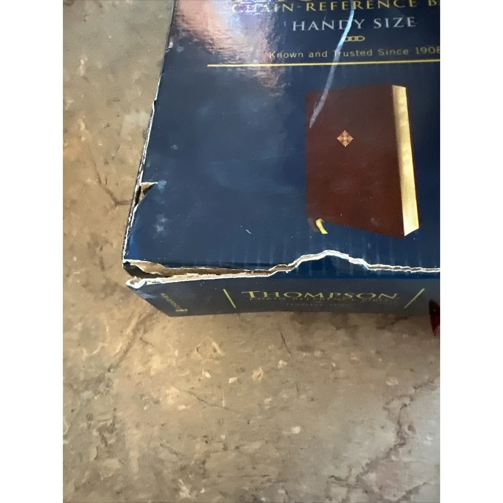 NIV Thompson Chain-Reference Bible Handy Size See Pic For Damaged Box